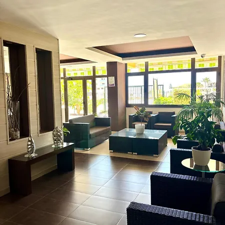 Rainbow Copacabana * Playa Feñabe